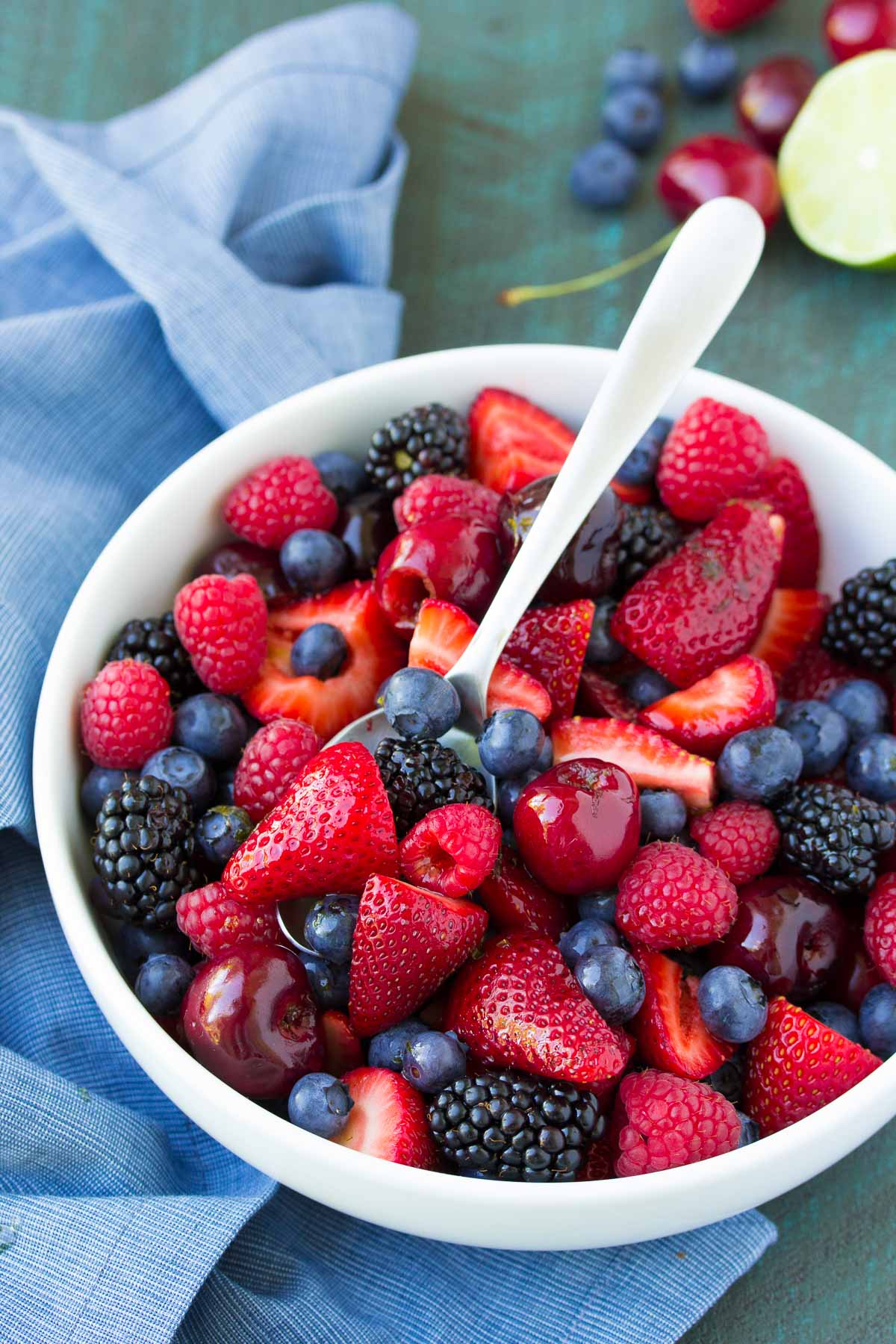 Refreshing Berry Fruit Salad: Mint, Honey, and Citrus Secrets